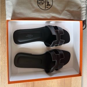 HERMES ORAN SANDAL IN GREAT CONDITION SIZE 38